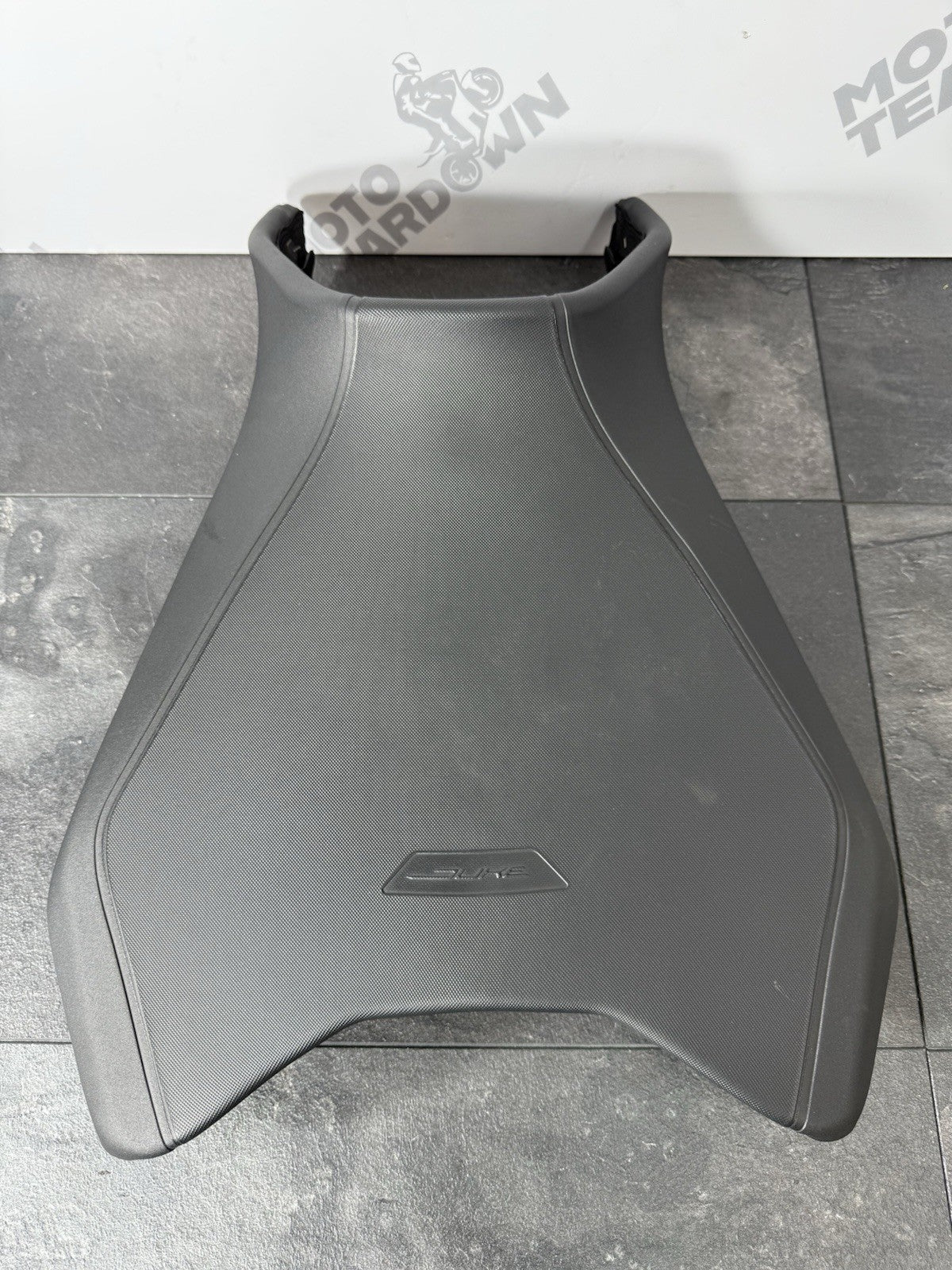 d7137340-e000-4323-bd36-5d64a871e99e