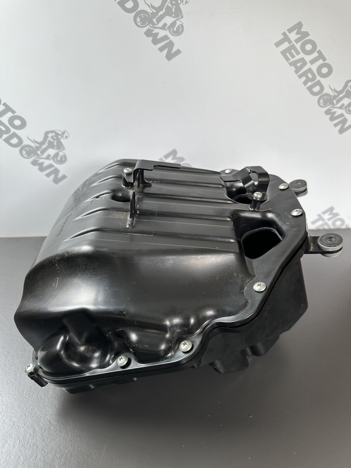 Kawasaki Z900 ZR900 2022 Air Box Air filter box Z900 Air Box ZR900 Air Box OEM
