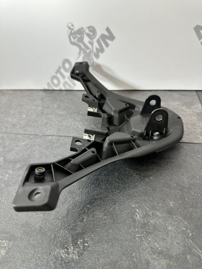 Aprilia Tuono V4 1100 2021 Windscreen Support Bracket 6606 Miles 2022-2024 OEM