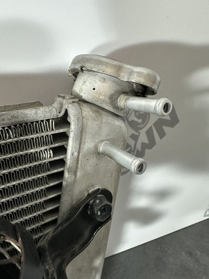 Suzuki GSXR 1000 2014 Radiator Coolant Radiator 22774 Miles 2009-2016 OEM