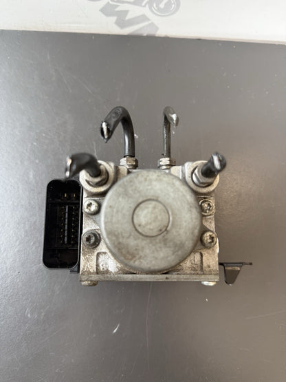 Triumph Street Triple 675 R 2015 ABS Pump Module Brake Pump 2013-2016 OEM Rear