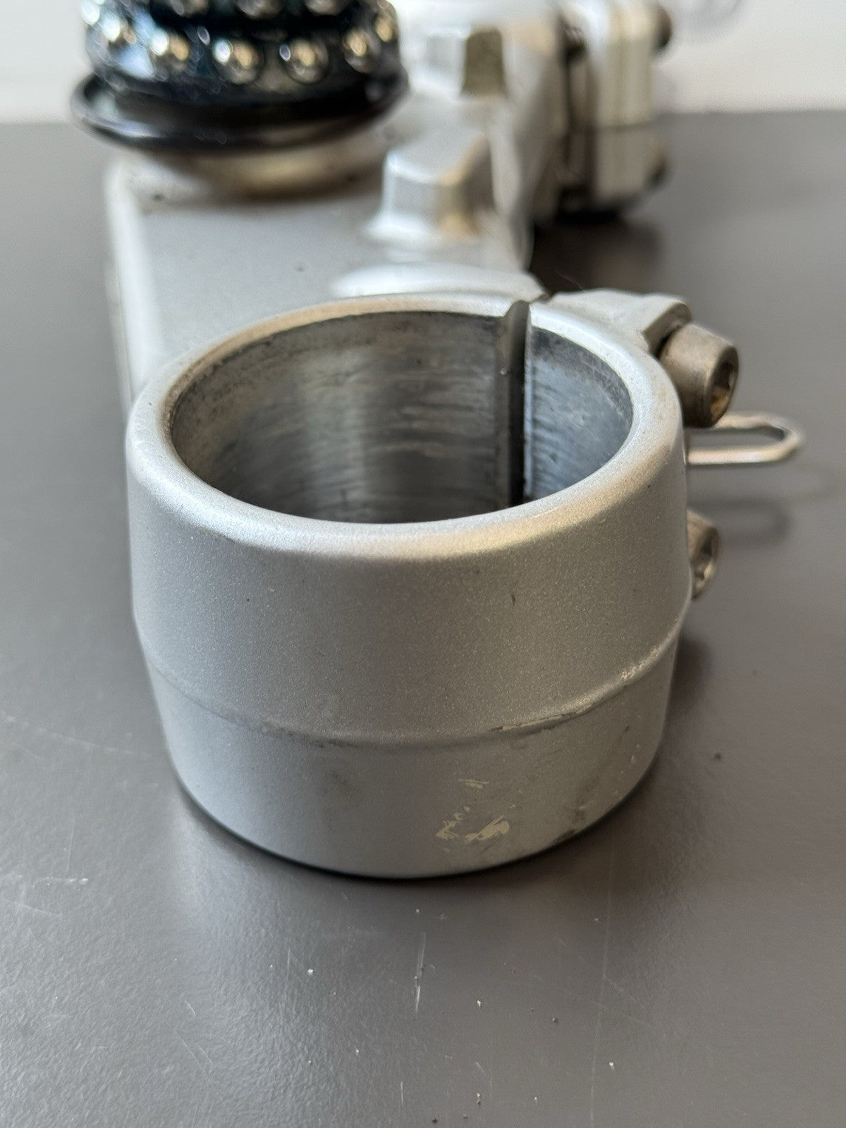 TRIUMPH STREET TRIPLE 675R Lower Yoke Bottom Clamp Lower Fork Clamp - T2044131