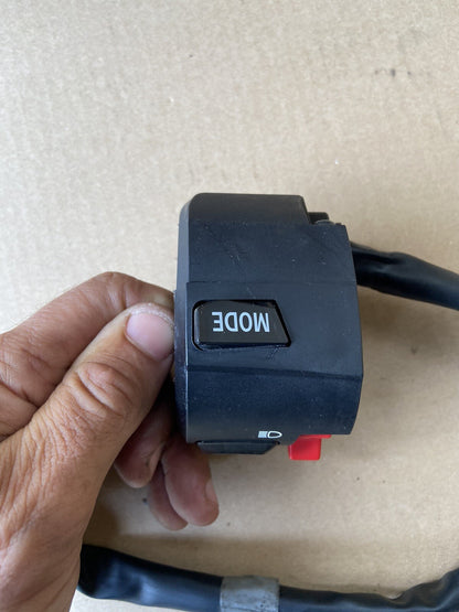 Suzuki GSXR 600 GSXR 750 2016 left handlebar switchgear READ DESCRIPTION OEM