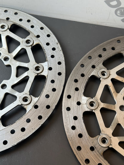 Triumph Street Triple 675R Sunstar Front Brake Discs 675R Front Brake Discs 2010