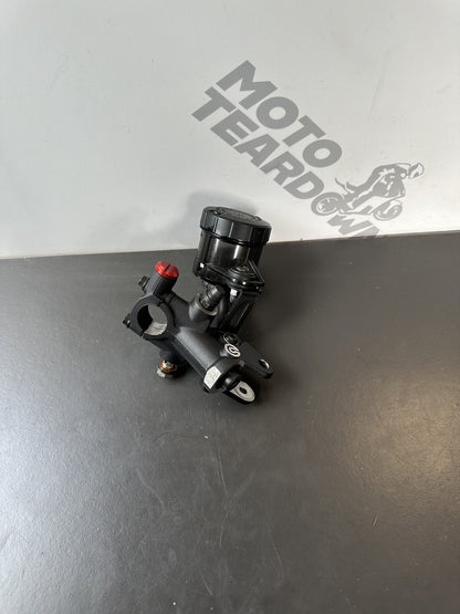 Aprilia Tuono V4 1100 Factory 2017 BREMBO Brake Mastercylinder 9105 Miles RSV4
