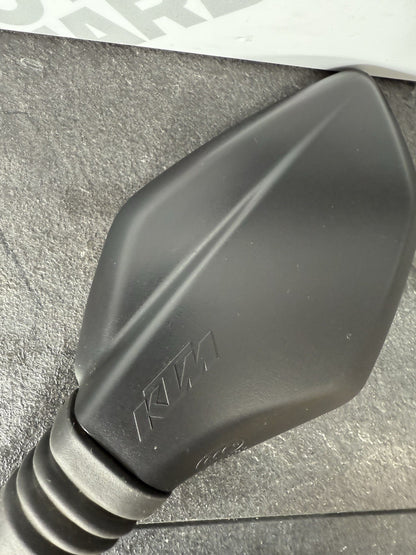 e5f0652e-7e43-4da0-9546-70f31704b692