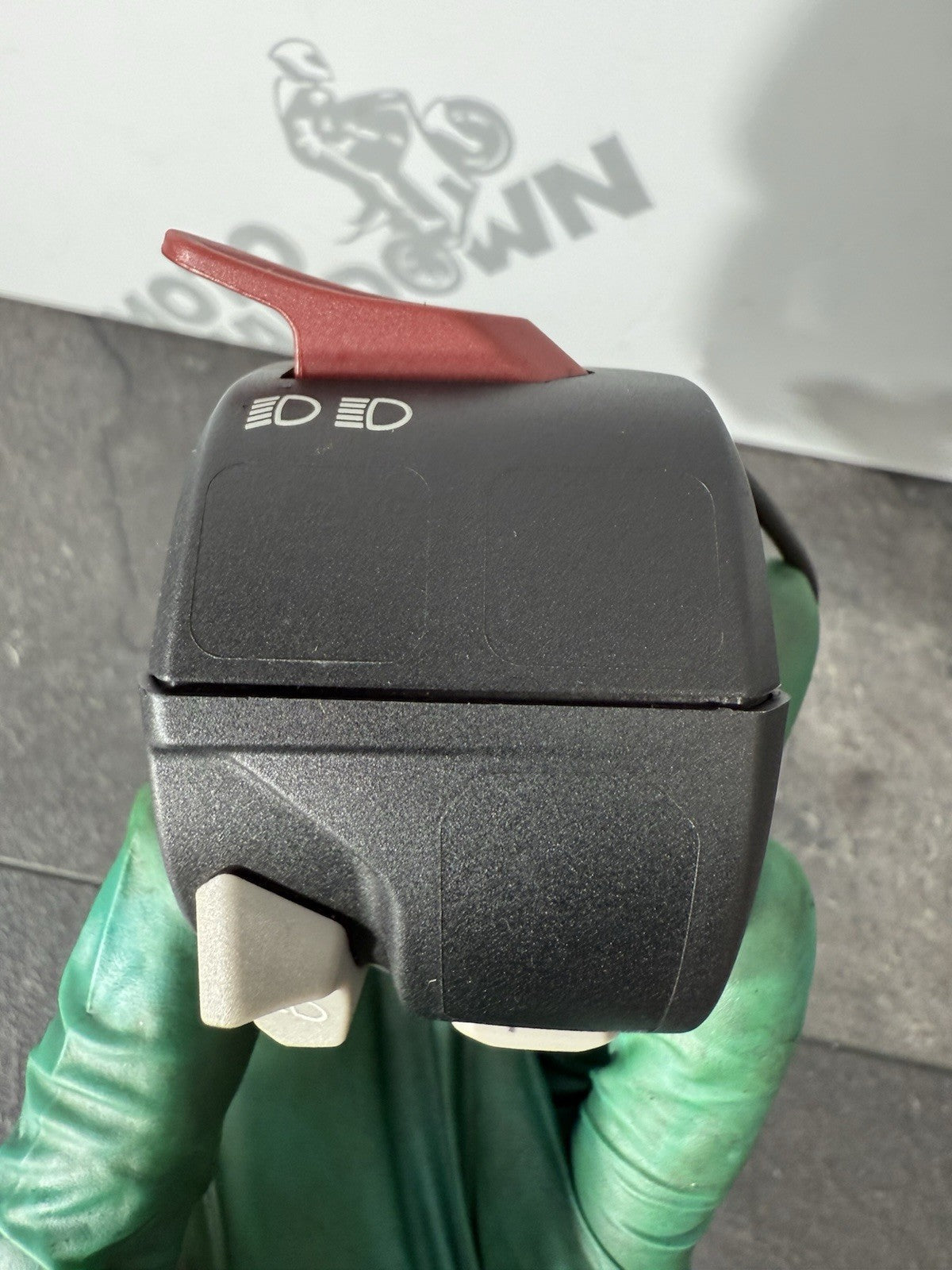 c2201a08-9e4e-49fe-b310-eeb7ed8fe848