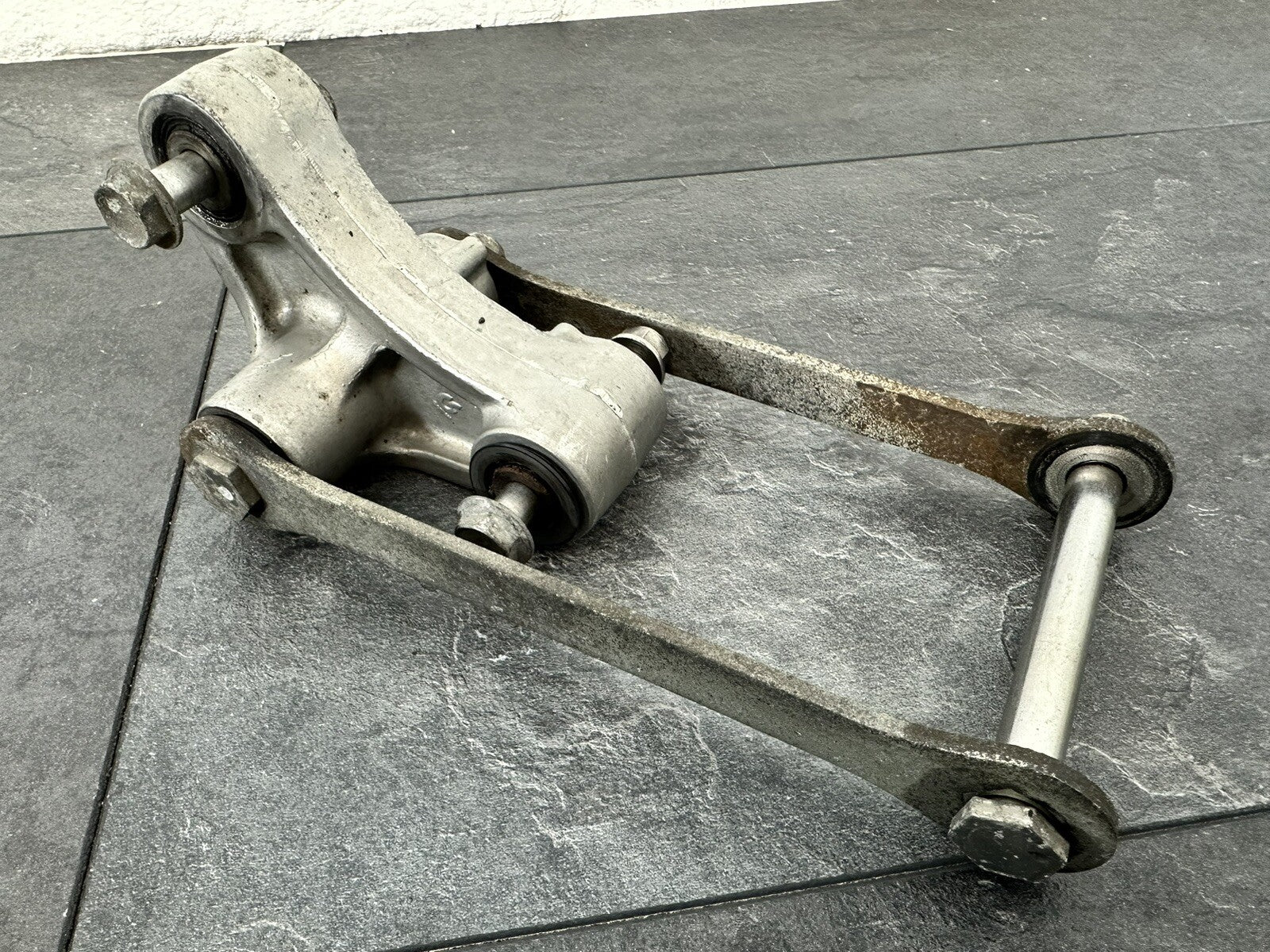 Kawasaki ZX6R 636 ABS 2016 Shock Linkage Swingarm Dogbone 8655m 2013-2015 OEM