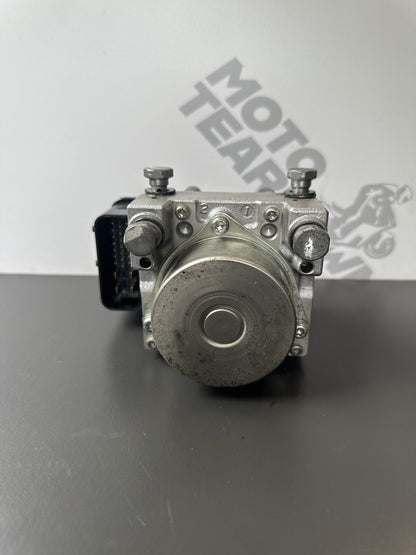 TRIUMPH SPEED TRIPLE 1050 ABS PUMP YEAR 2011-2015 1050 Speed Triple ABS pump OEM