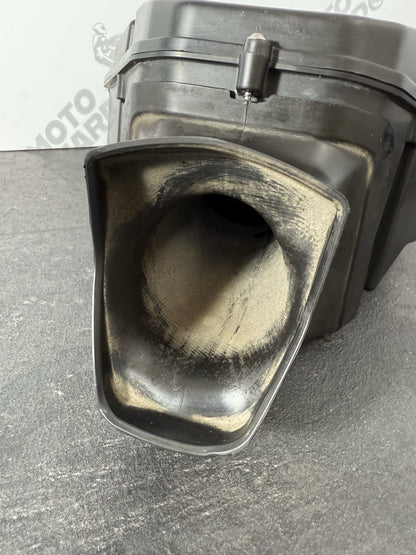 Triumph Street Triple 765 RS 2021 Airbox Filter Housing 21650 Miles 2020-2022
