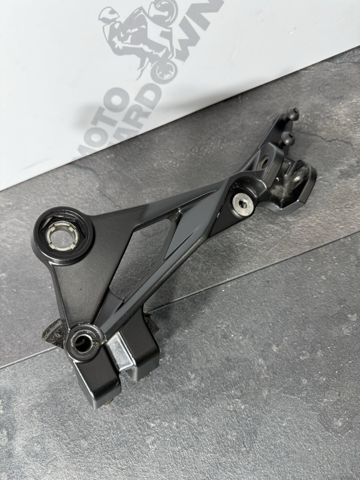 b69d56b7-c7f4-4da1-8f56-c8511c654701