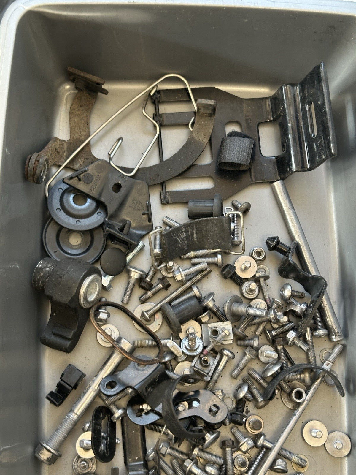 TRIUMPH SPEED TRIPLE 1050 2011-2015 NUTS BOLTS SPARES Job Lot Bolts 1050 Job Lot