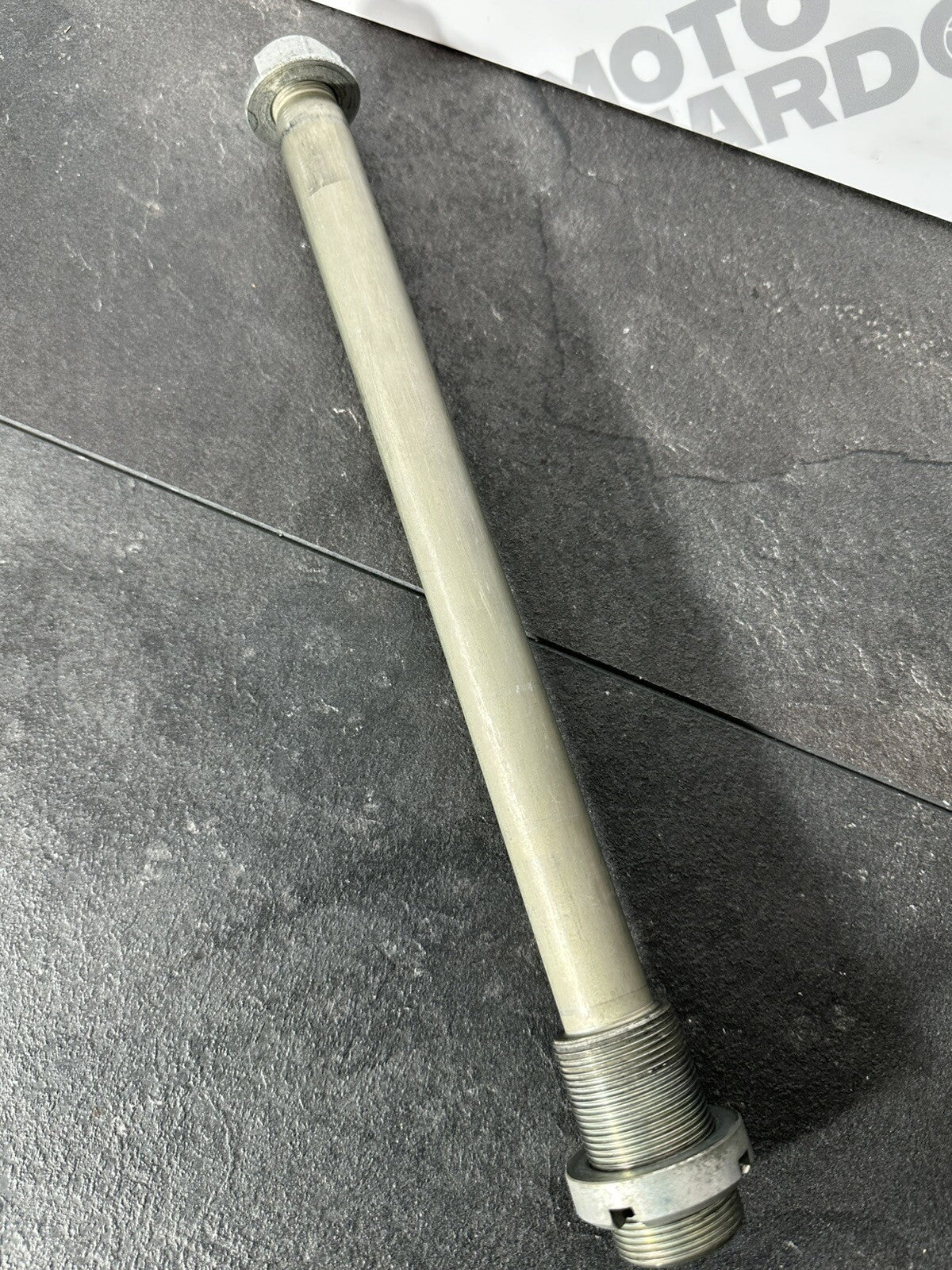 Suzuki GSXR 1000 2014 Swingarm Frame Spindle Axle 22774 Mile 2009-2016 OEM