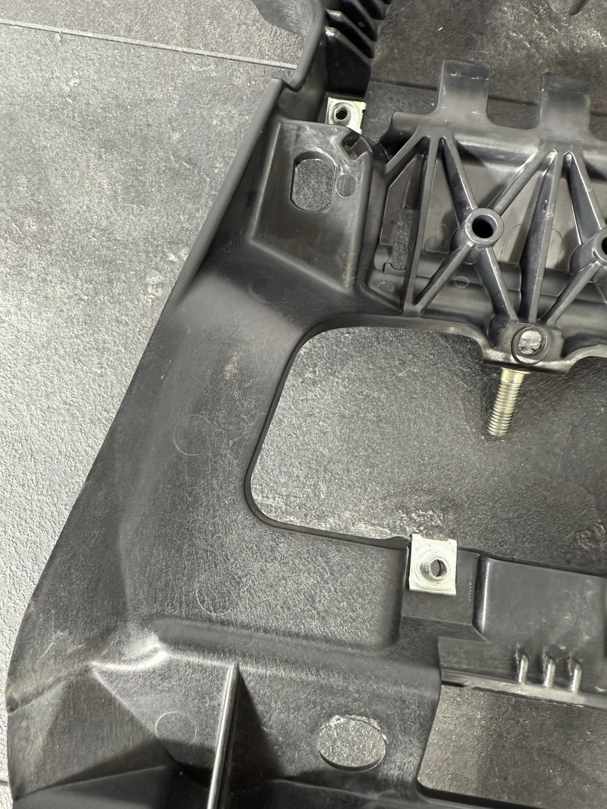 Yamaha YZF R125 R 125 2014 Subframe Inner Tray Panel 26983 Mile 2008-2018 OEM