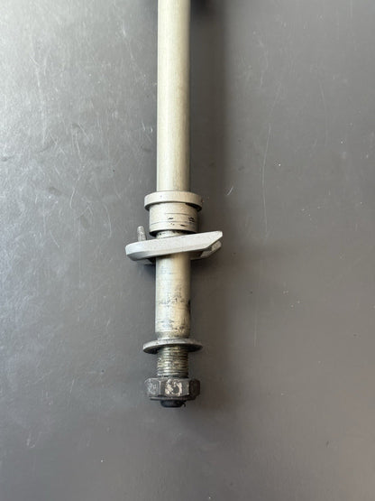 TRIUMPH TRIDENT 660 REAR WHEEL SPINDLE Rear Wheel Axle YEAR 2021-2024 OEM