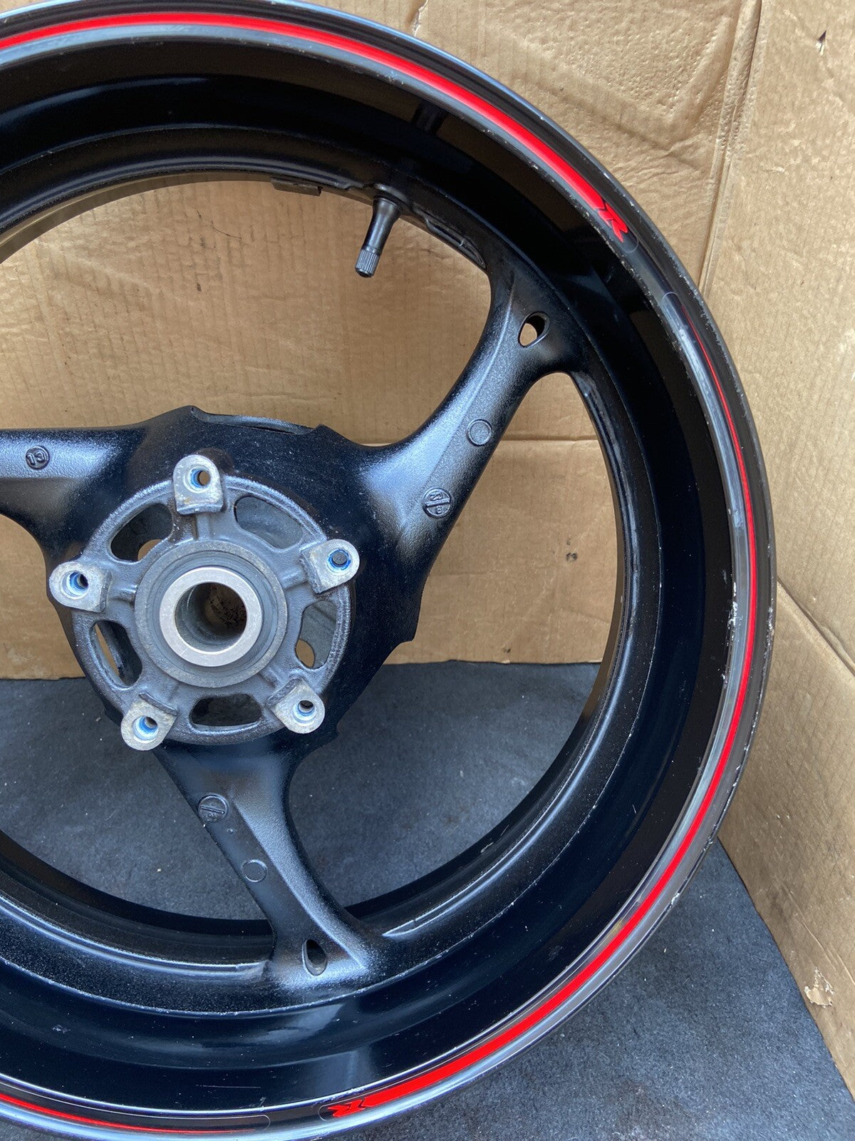 SUZUKI GSXR1000 GSXR 1000 L2-L6 REAR WHEEL YEAR 2014 GSXR1000 Rear Rim OEM