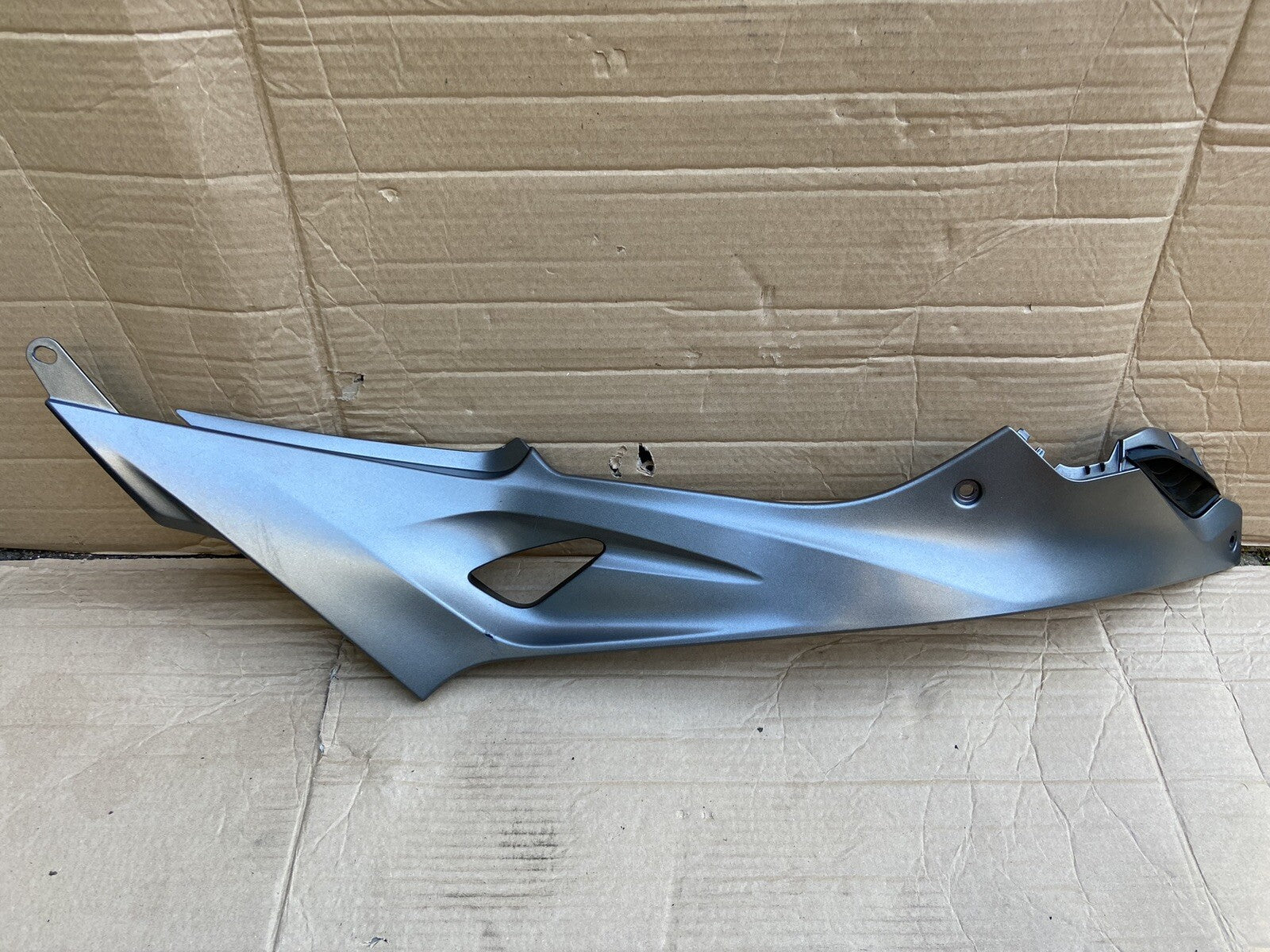 BMW S1000R Fuel-Tank Panel Right MONOLITH MATT 46638549722 OEM S1000R Fairing