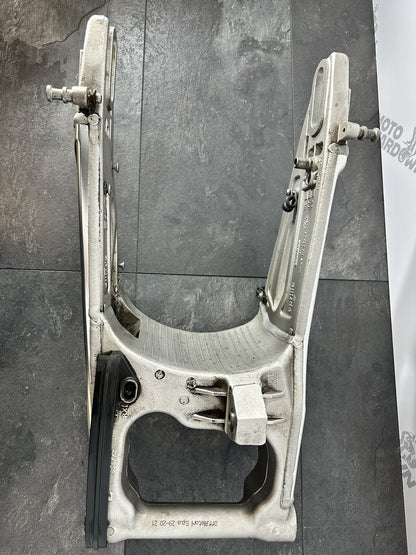 Aprilia Tuono V4 1100 Factory 2020 Swingarm Swinging Arm 6889 Miles OEM 2019