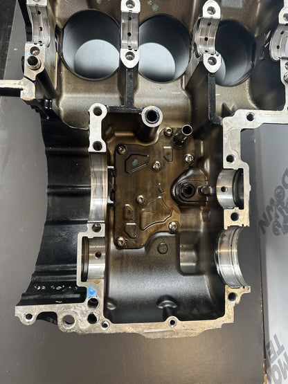 TRIUMPH SPEED TRIPLE 1050 2011 - 2015 ENGINE UPPER CRANK CASE Top Crank Case
