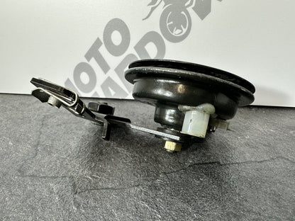 Aprilia Tuono V4 1100 2021 Horn & Mount Bracket Only 6606 Miles 2022-2024 OEM