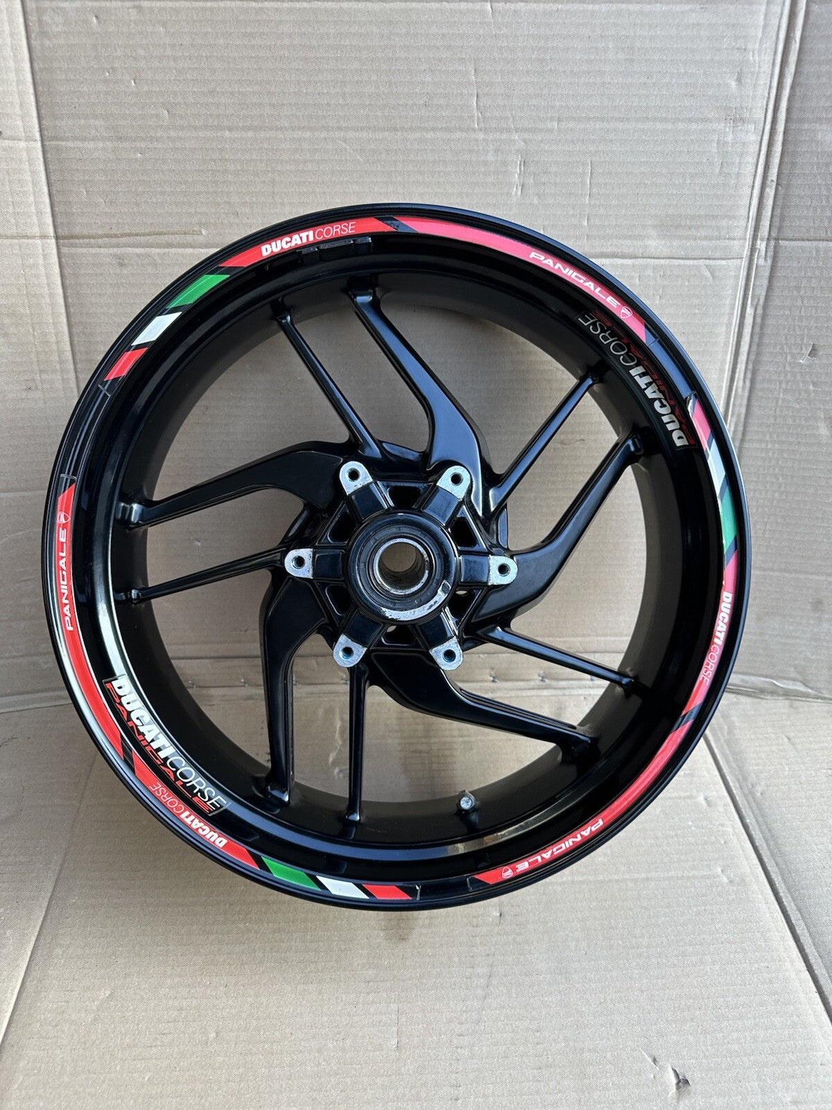 Ducati 959 Panigale rear wheel black Rear Wheel 959 Rear Wheel READ DESCRIPTION