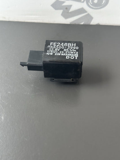 Honda CBR 1000 RR Fireblade indicator flasher relay 2004 - 2005 RR4 RR5 FE246BH