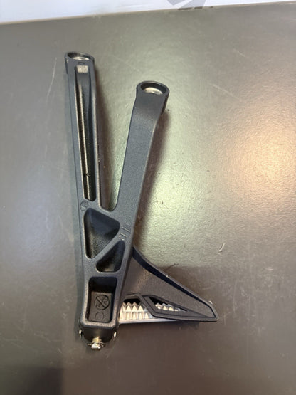 c0f6b800-085d-40e8-87c9-41658154c6f2