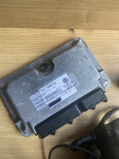 Aprilia Tuono V4 1100 FACTORY 2017 Lockset Ignition Key ECU Fuel Cap OEM RSV4