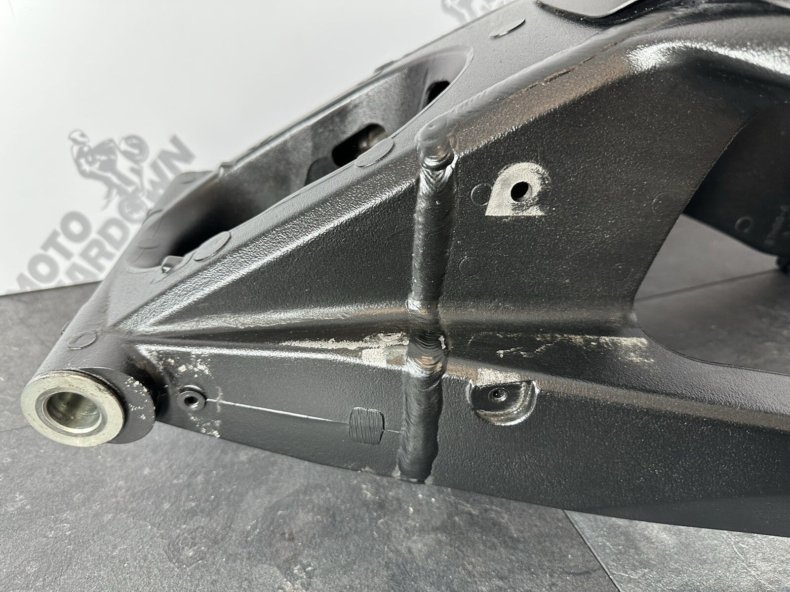 Suzuki GSXR 1000 2014 Swing Arm Swinging Arm Hugger 22774 Miles 2009-2016 OEM