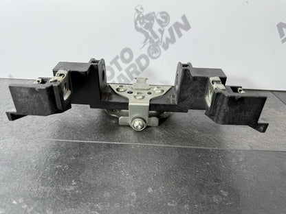 Suzuki GSXR 1000 R 2019 Subframe Bridge Fuel Tank Bracket Mount 2017-22 OEM MM