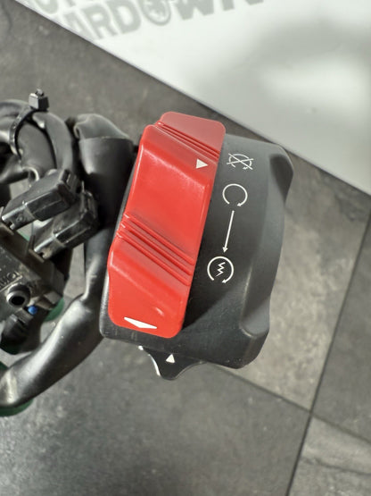 8f86839c-1a3a-4b4b-945a-dee921c90302