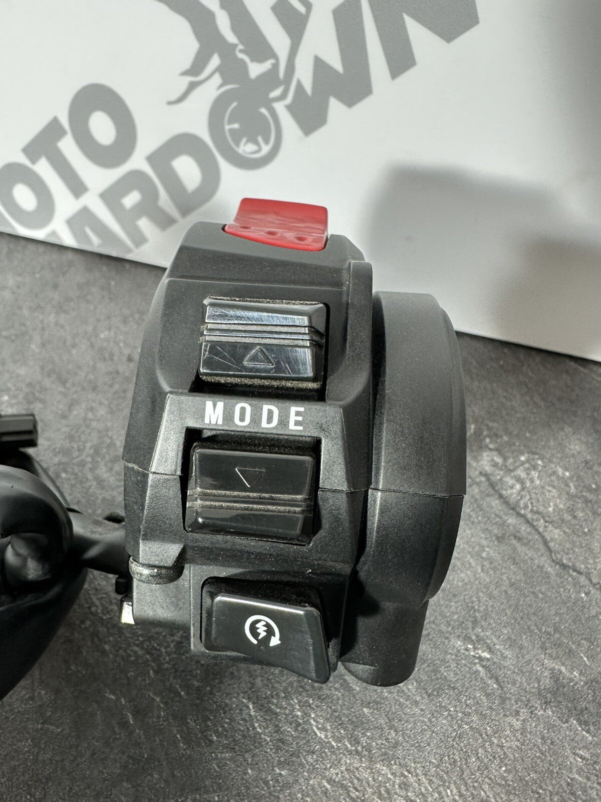 Suzuki GSXR 1300 2016 HAYABUSA Right Switchgear Kill Switch 18408 Miles OEM