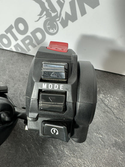 Suzuki GSXR 1300 2016 HAYABUSA Right Switchgear Kill Switch 18408 Miles OEM