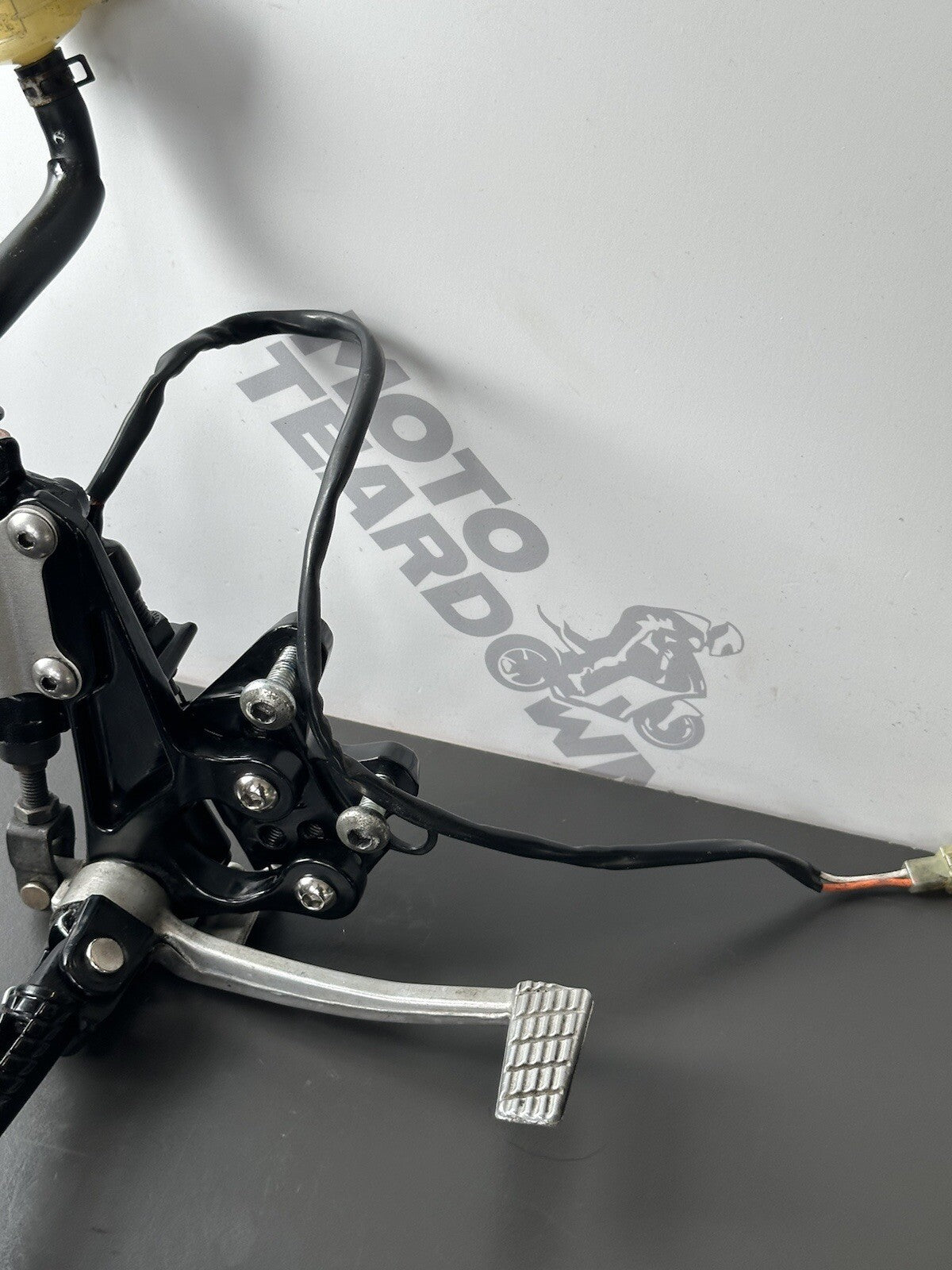 Suzuki GSXR 1000 GSXR1000 2009 - 2016 Front Right Side Footrest Foot Rest 2010
