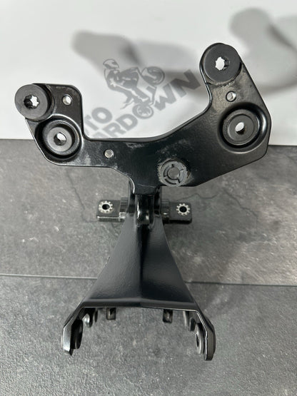 Triumph Street Triple 675 R 2015 Clock Stay Top Bracket 16470m 2013-2016 OEM