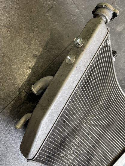 Suzuki GSXR 750 2013 L3 Radiator & Fan Coolant Rad GSXR 600 2011-2018 L1-L8 OEM
