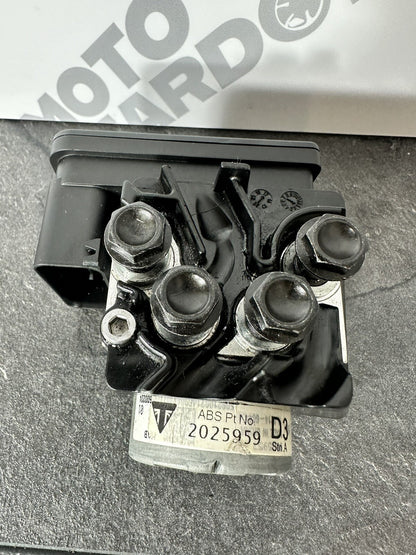 Triumph Street Triple 765 RS 2017 ABS Pump Brake Module 10580 Mile 2018-2021 OEM