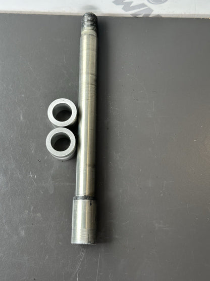 TRIUMPH STREET TRIPLE 765R 765RS FRONT WHEEL SPINDLE AXLE Front Spindle 2017-19