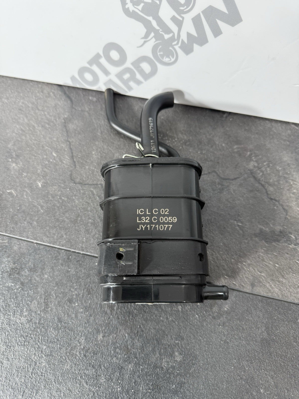 dc53a166-dedb-4fb0-ba38-4d87c4e9e472