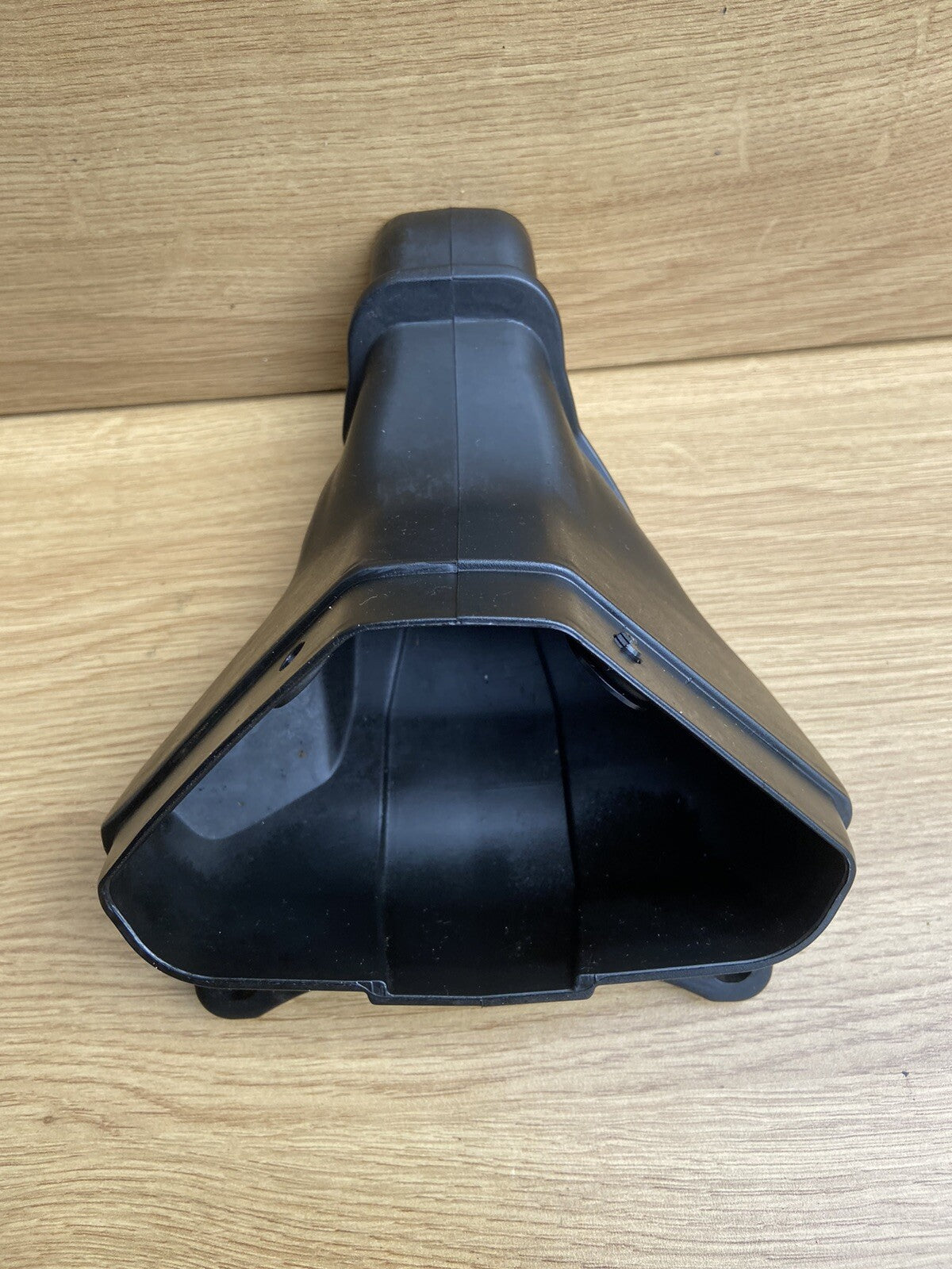 Triumph Street Triple 765 Moulding Duct Intake form Air intake T2709086