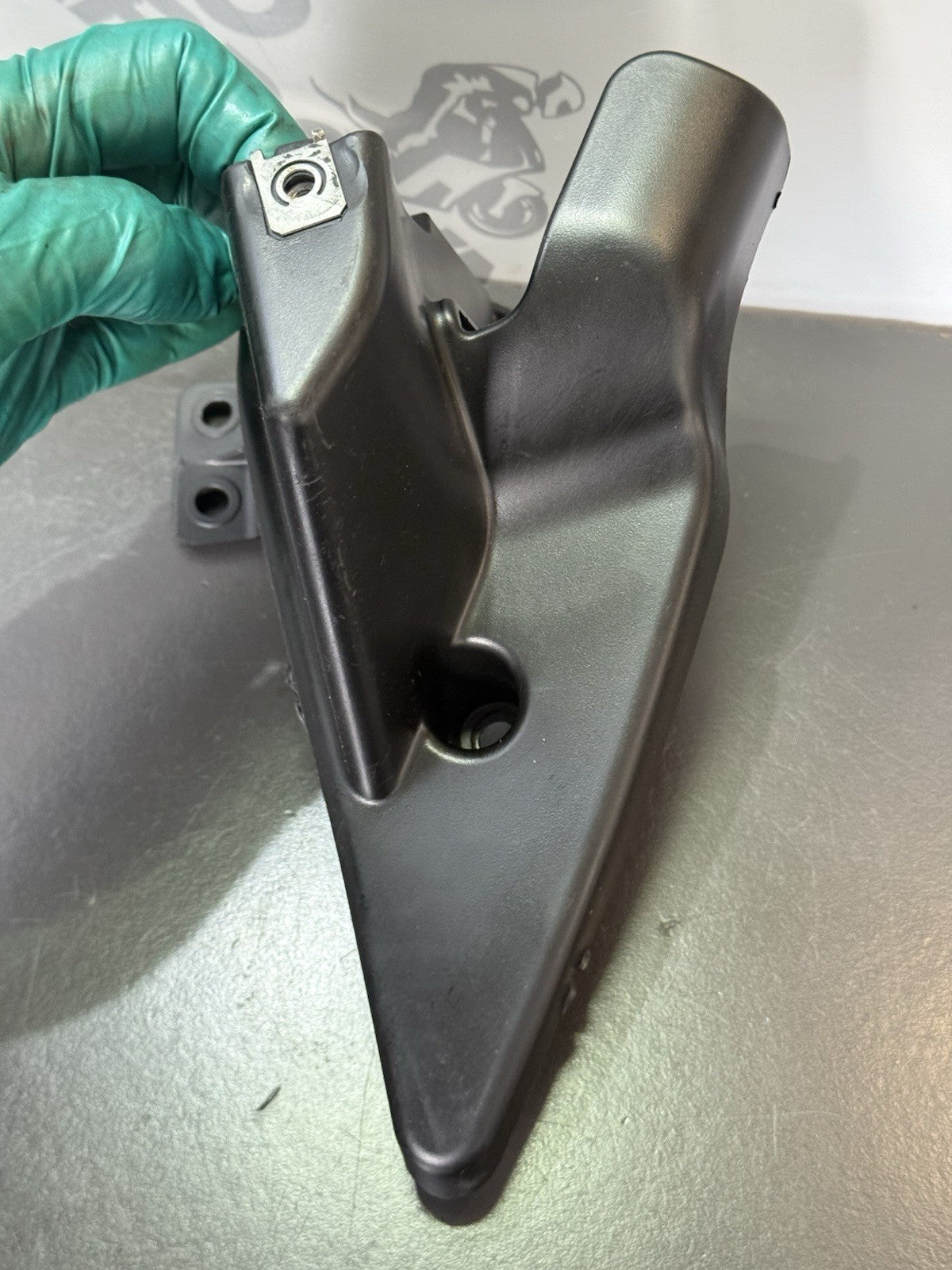 ea689405-d340-47a1-b991-dbc183e9f9f3