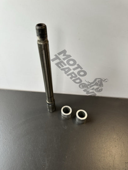 TRIUMPH STREET TRIPLE 765S 765RS 765 FRONT WHEEL SPINDLE FRONT AXLE 2017-2019