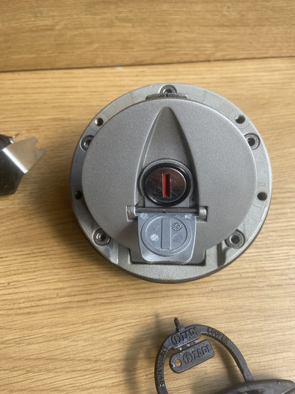 Aprilia Tuono V4 1100 FACTORY 2017 Lockset Ignition Key ECU Fuel Cap OEM RSV4