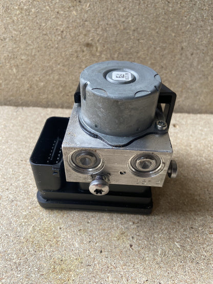 Triumph Street Triple 765 RS 2017-2019 ABS Pump Regulator 2017 OEM T2025959 OEM