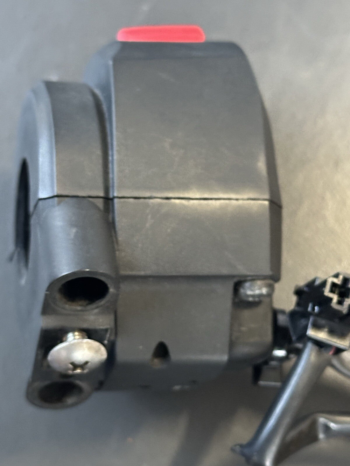 Suzuki GSXR600 GSXR750 Right handlebar switchgear start switch 2011-2016 DAMAGED