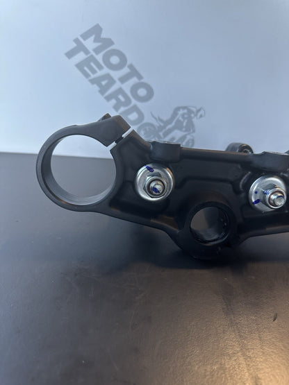 KTM 125 Duke top yoke Top Clamp Upper Yoke Upper Clamp 2024- Only 51 Miles OEM