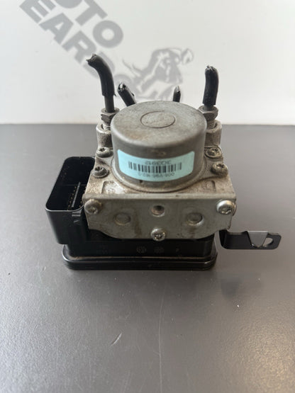 Triumph Street Triple 675 R 2015 ABS Pump Module Brake Pump 2013-2016 OEM Rear