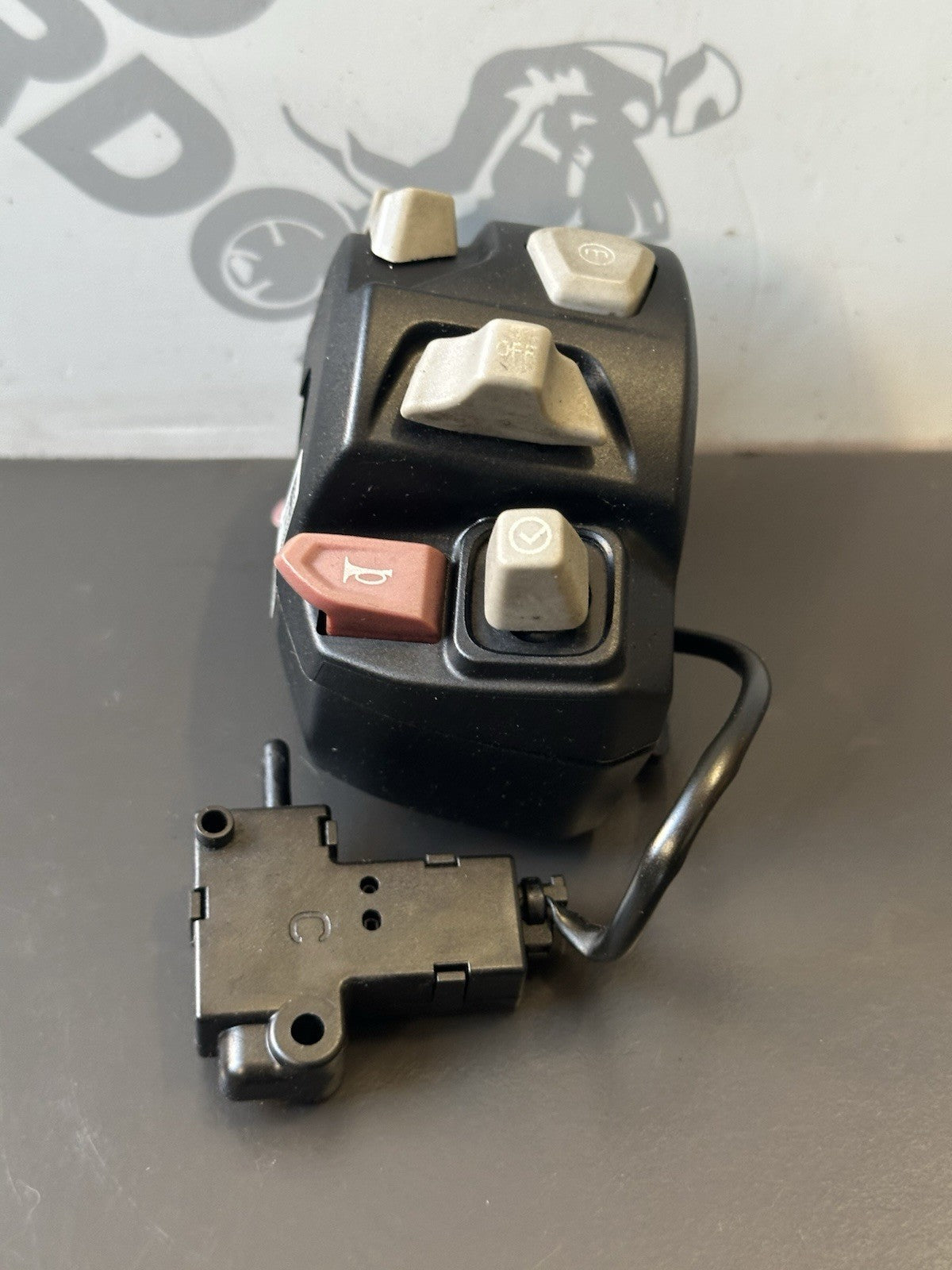 TRIUMPH STREET TRIPLE 765R LEFT HAND SWITCH CUBE  T2049728 Left Switch OEM 2017