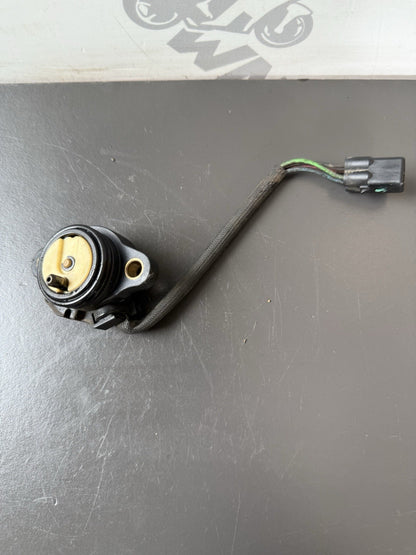 Triumph Daytona 675R Speed Sensor Engine Speed Sensor 2013-2016 Speed Sensor OEM
