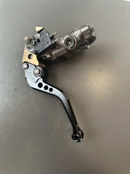 Honda CBR 1000 RR Front brake master cylinder  2004-2005 SPARES/REPAIRS DAMAGED